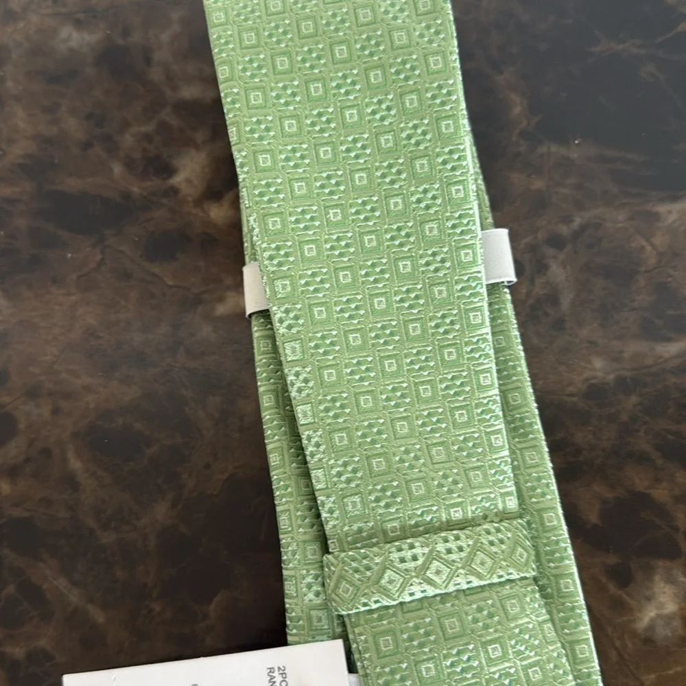 New! Perry Ellis Green Textured Necktie